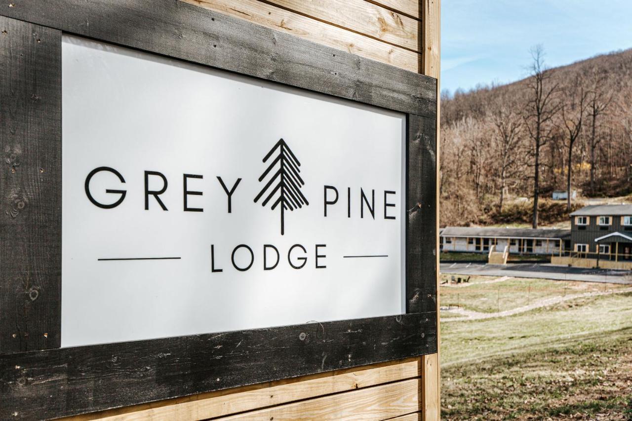 Grey Pine Lodge Waynesboro Esterno foto